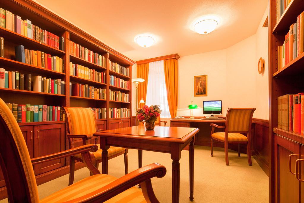 Gda Hotel Hildastift Am Kurpark Wiesbaden Extérieur photo
