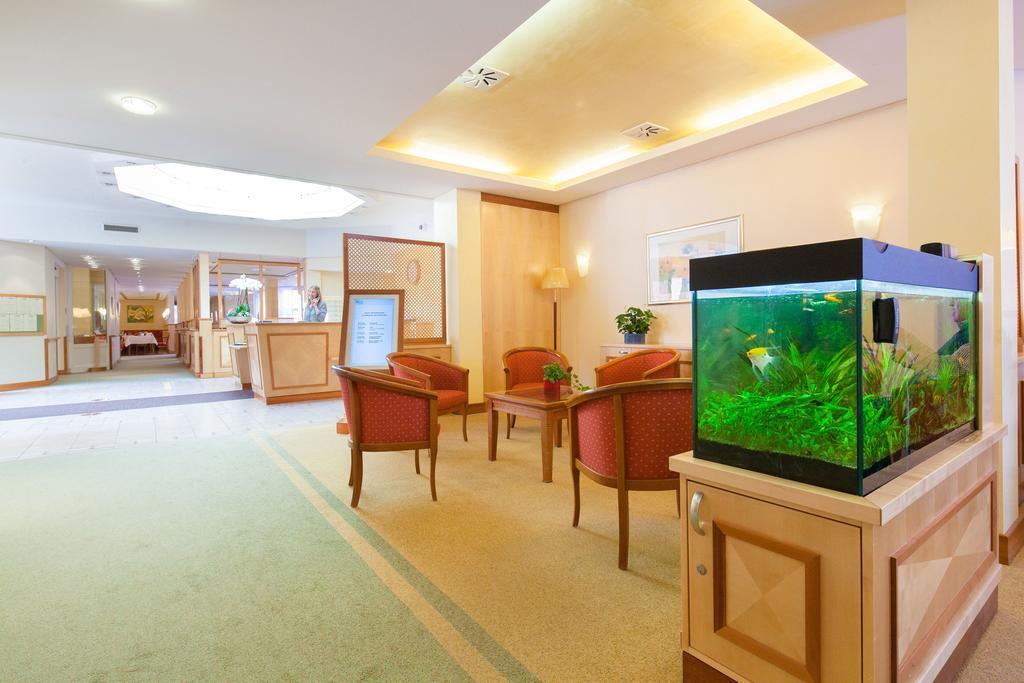 Gda Hotel Hildastift Am Kurpark Wiesbaden Extérieur photo